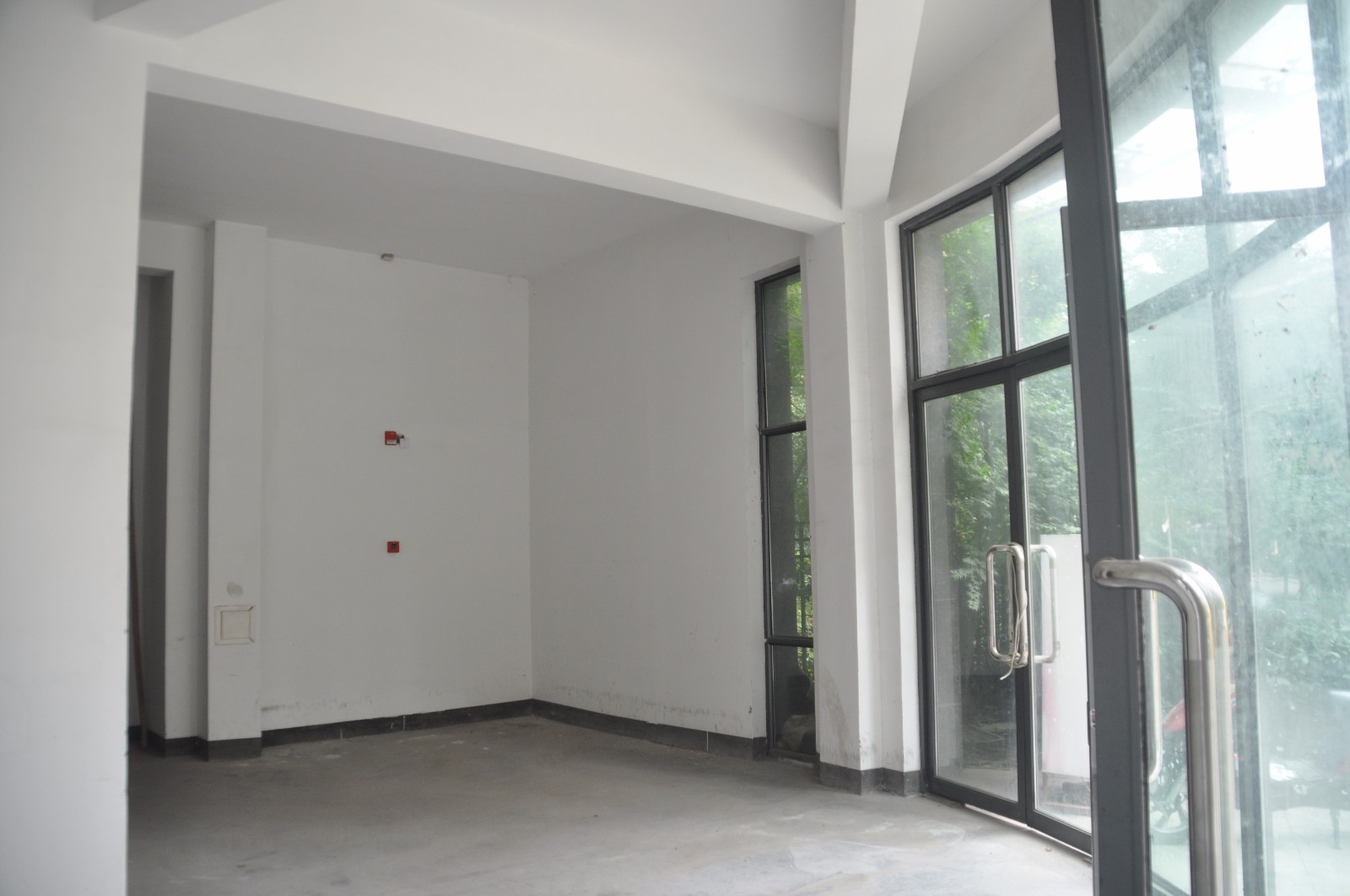 产金所_杭州市江干区东港嘉苑一区1号、东港嘉苑三区63号底商四年租赁权