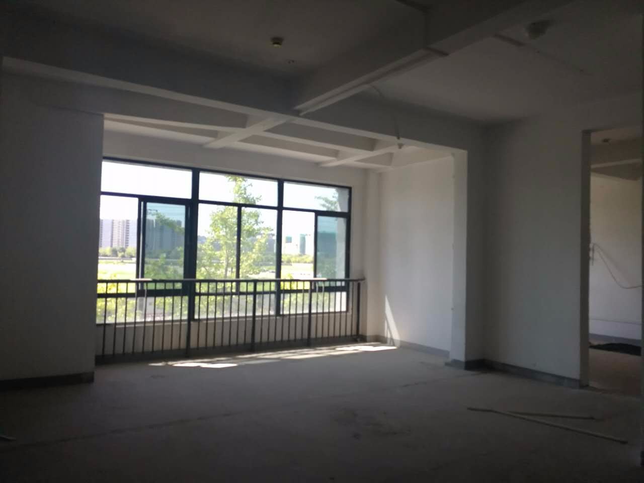 产金所_杭州市江干区钱塘白石嘉苑17幢底商1-4号房屋四年租赁权