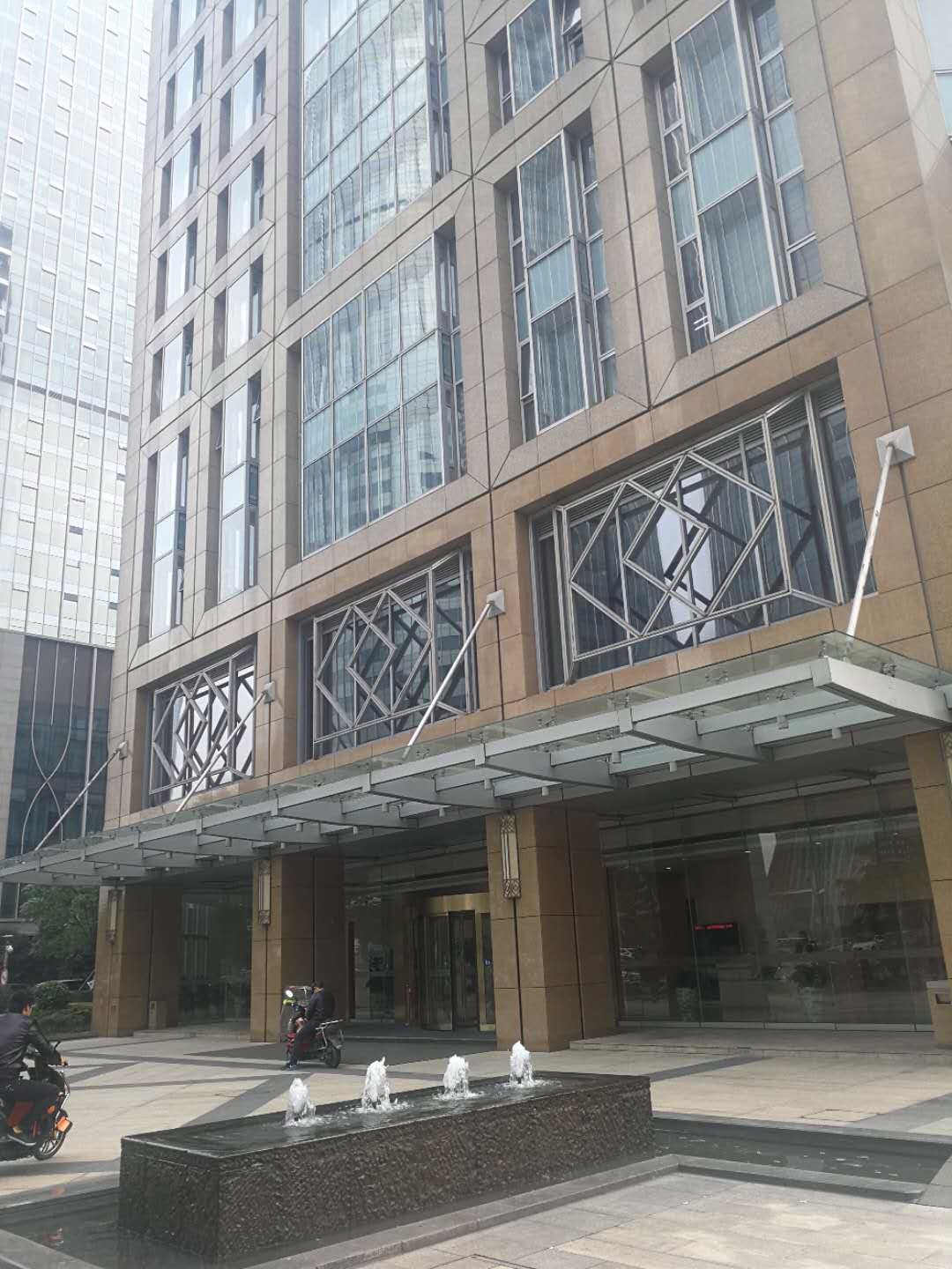 产金所_杭州市江干区泛海国际中心1幢25、26楼(实际楼层为27、28楼)及地下4个停车位五年承租权