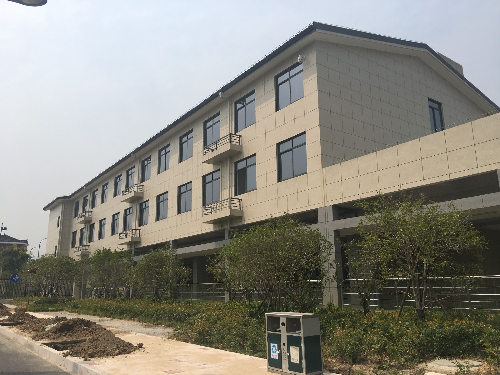 产金所_杭州市江干区第三社会福利院配套公交首末站二、三层房屋(天鹤路322号)五年租赁权