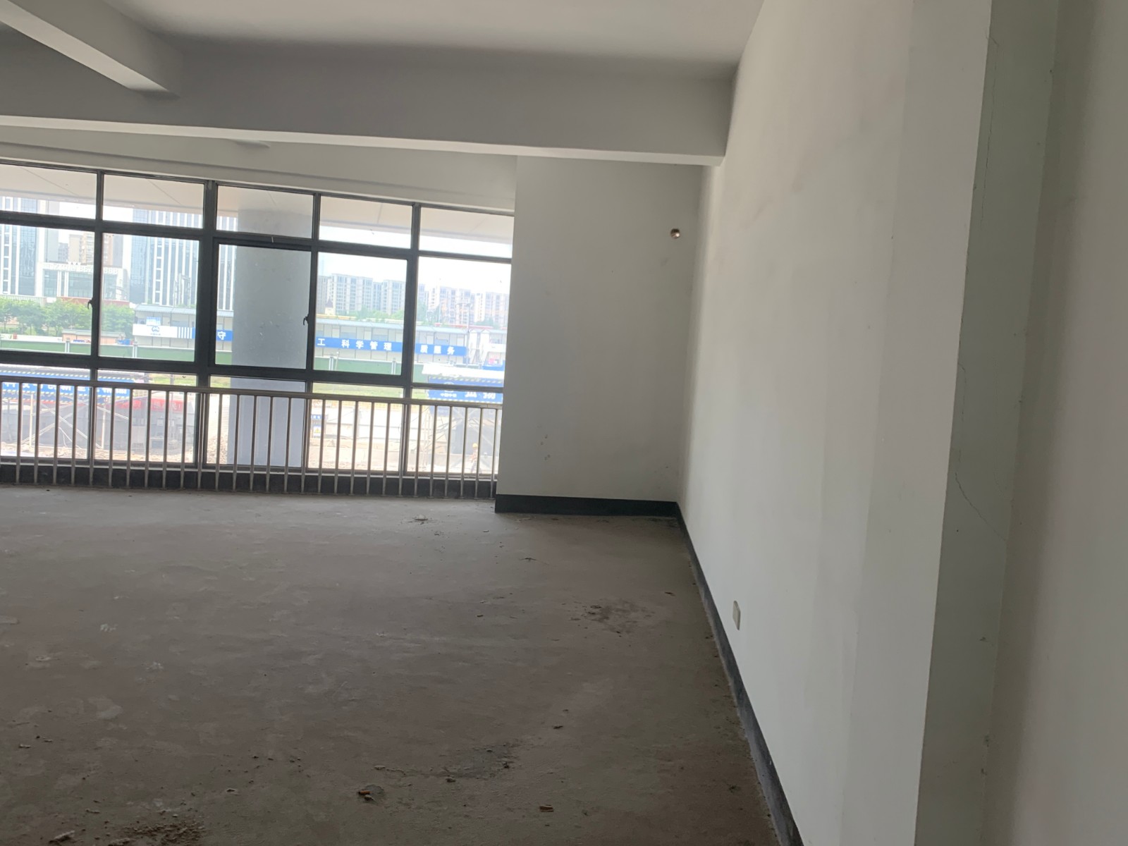 产金所_杭州市江干区东港嘉苑一区底商33号商铺四年租赁权