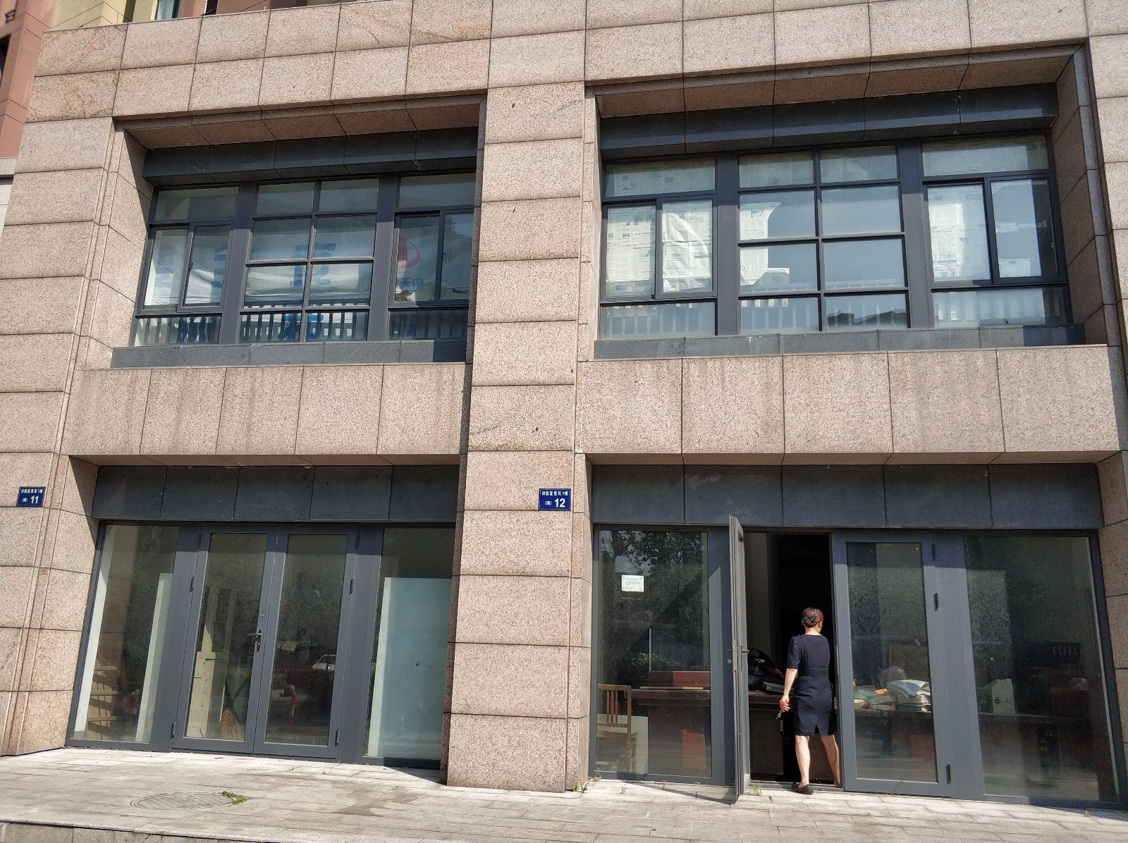 杭州市田园夏意苑1幢1-11,1-12号一,二层房屋四年租赁权